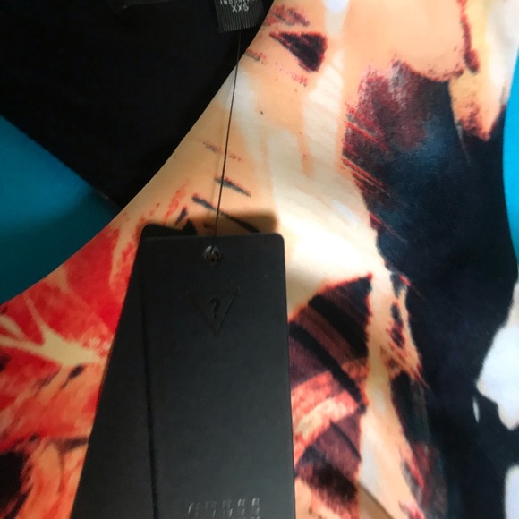 GUESS Summer Escape Crop Top - Coral - Palm — Ltd Edition - XXS - NWT - Picture 3 of 8